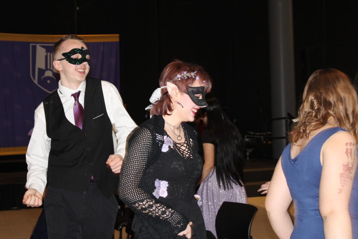 On April 10, Joliet Junior College students and their guests ditched the usual and showed up in gowns, suits, and just the right amount of mystery for iDale’s Mid-Spring Masquerade Ball.  